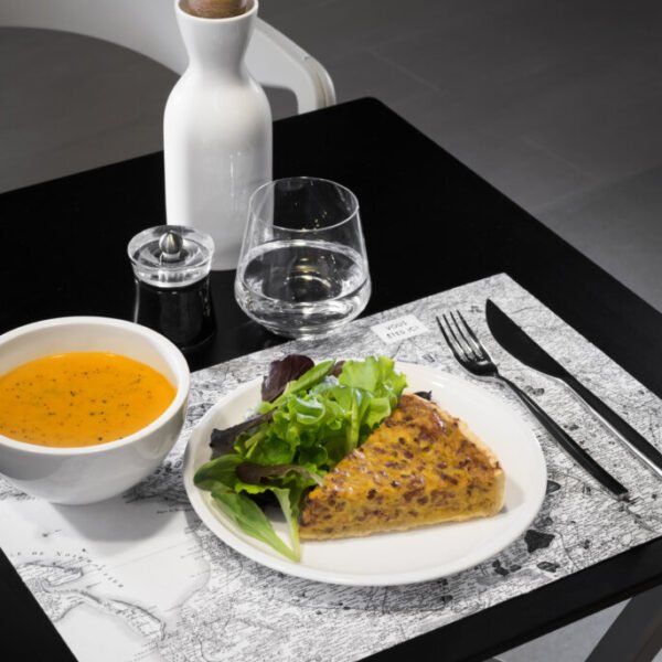 Plateau restauration chez Okko Hôtels Nantes Centre Ville en Pays de Loire dans l'ouest de la France
