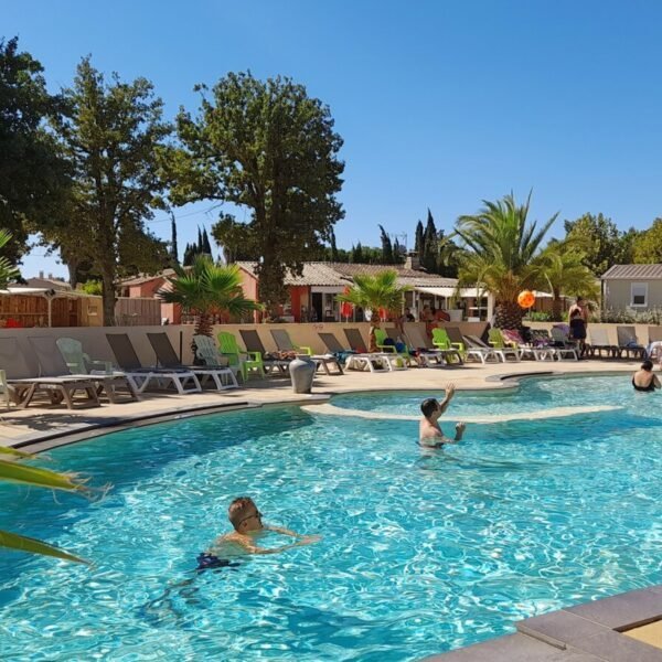 Piscine au Camping le Domaine du Golfe de Saint Tropez à Grimaud dans le Var en Provence-Alpes-Côte d'Azur