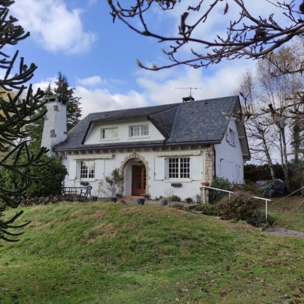Vue exterieure du Gîte Chez Madeleine à Lanobre à Cantal dans l’Auvergne-Rhône-Alpes