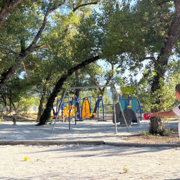 Pétanque au Camping la Bergerie à Hyères dans le Var en Provence-Alpes-Côte d'Azur
