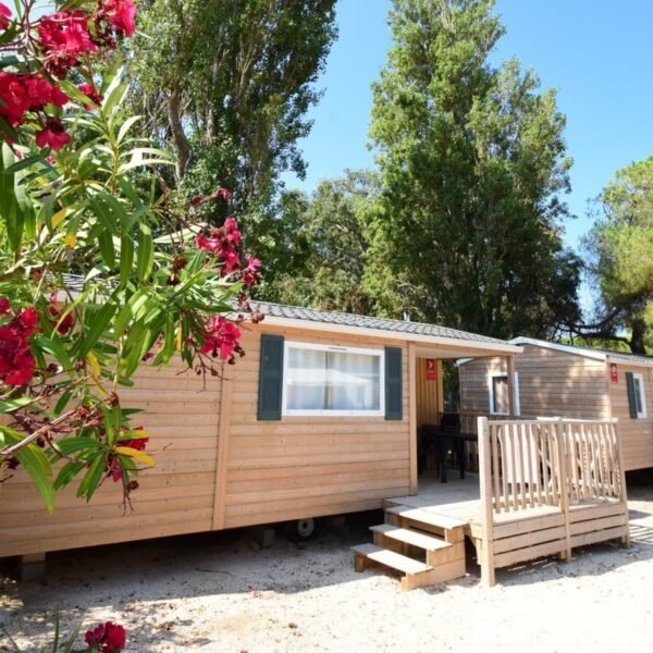 Mobil home au Camping la Bergerie à Hyères dans le Var en Provence-Alpes-Côte d'Azur