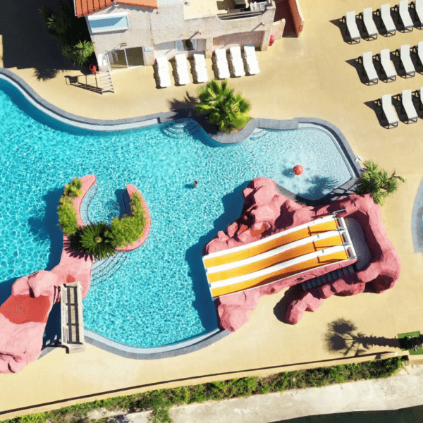 Vue aérienne du Camping La Vallée du Paradis à Saint-Raphaël dans le Var en Provence-Alpes-Côte d'Azur