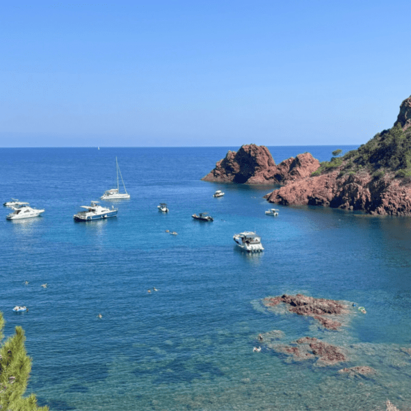 Plage au Camping La Vallée du Paradis à Saint-Raphaël dans le Var en Provence-Alpes-Côte d'Azur