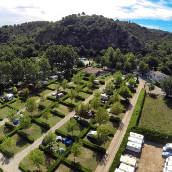Vue aérienne au Camping l'Oxygène à Valensole dans l’Alpes-de-Haute-Provence en Provence-Alpes-Côte d'Azur