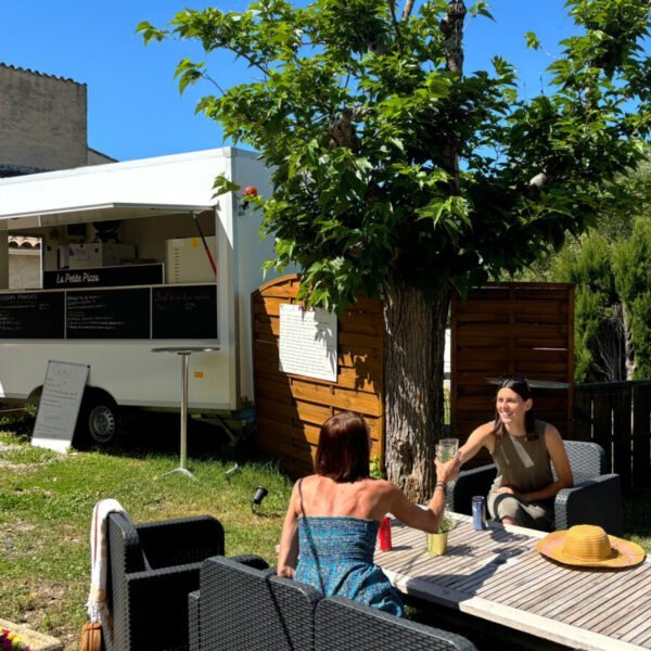 Bar et snack au Camping Saint Clair à Moustiers-Sainte-Marie dans les Alpes-de-Haute-Provence en Provence-Alpes-Côte d'Azur