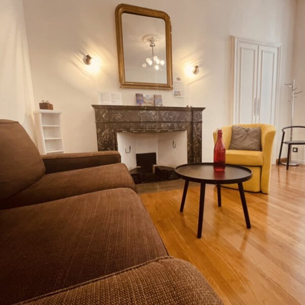 Salon chez Gîte Le Payan à Gap en Hautes-Alpes en Provence-Alpes-Côte