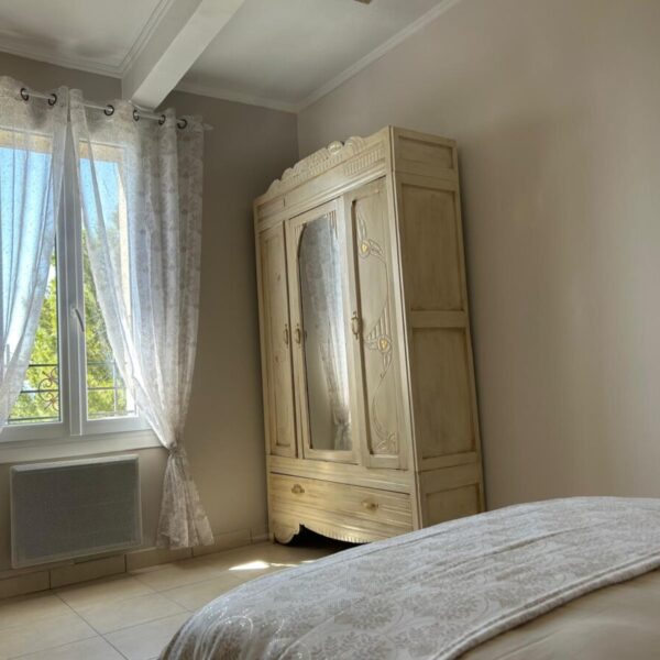 chambre du gite Château Périès - gite acceptant les chiens à Nissan lez Ensérune