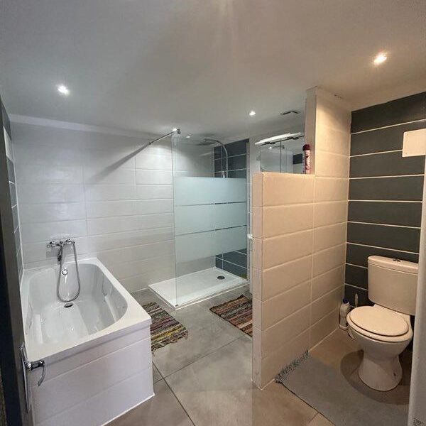 Salle de bain du du Gîte Le Jardin d'Ève dans l'Aude en Occitanie
