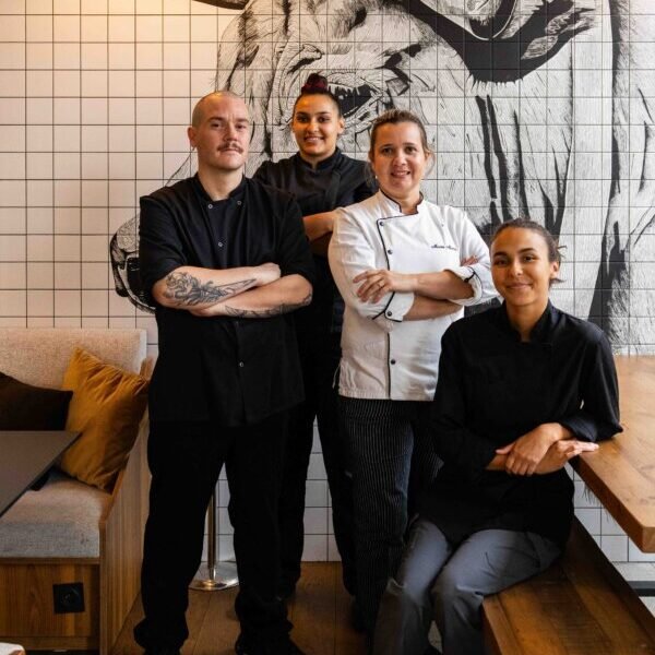 equipe chez Bistrot le Saint Jean à Bordeaux en Gironde en Nouvelle-Aquitaine