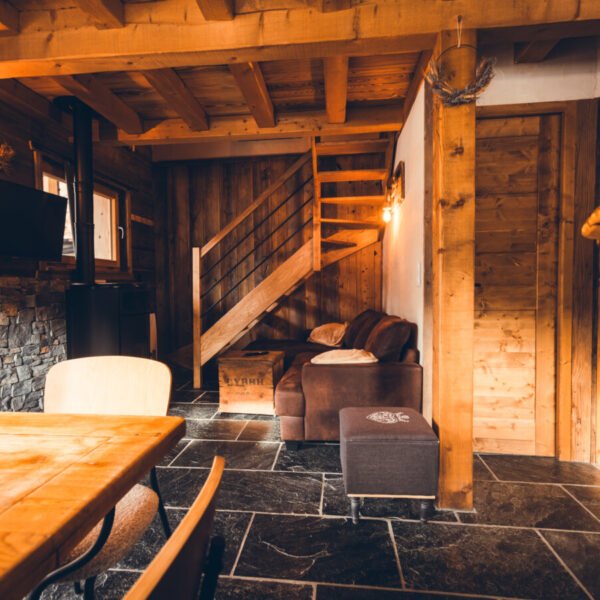 Salle à manger des Chalets Savoya Lodges Explora / Rustika / Utopia à Châtel en Haute Savoie dans les Alpes