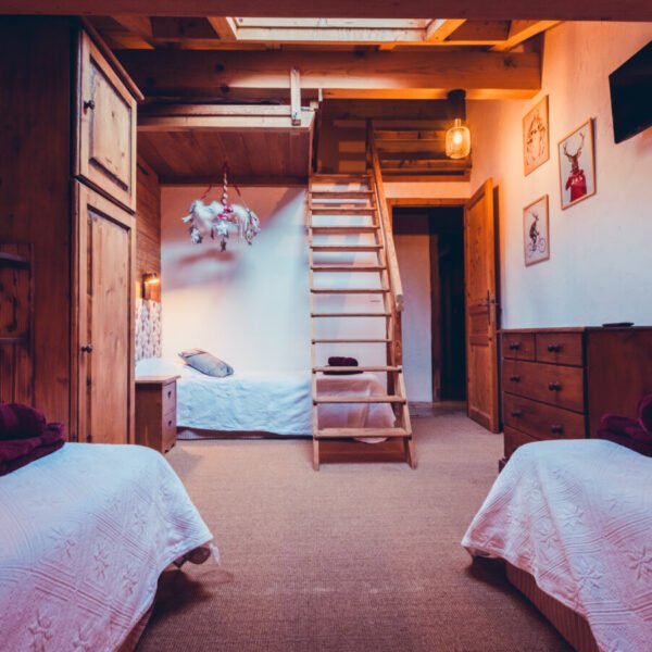 Grande chambre du Chalet Alpina by Savoya Lodges à Châtel en Haute Savoie dans les Alpes