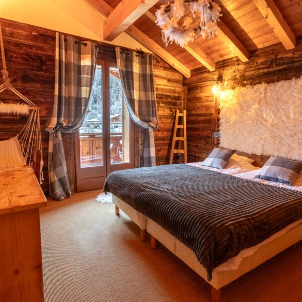 Chambre double du Chalet Alpina by Savoya Lodges à Châtel en Haute Savoie dans les Alpes