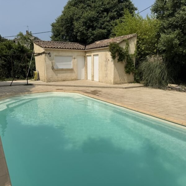 Piscine partagée des Gîtes du Mas du Ranquet dans les Cévennes gardoises dans le Sud de la France