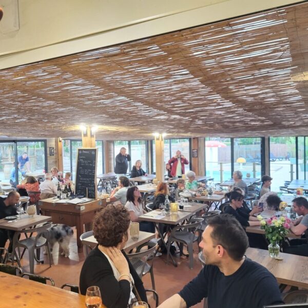 Salle de l'Auberge de la Cesse à Mirepeisset -dans l'Aude dans le Sud de la France