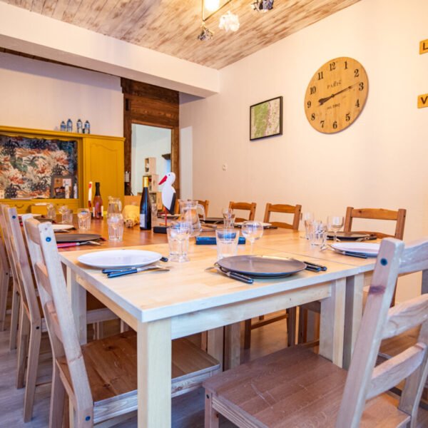 Grande salle à manger des Gites Le vieux Pressoir à Dieffenthal en Alsace