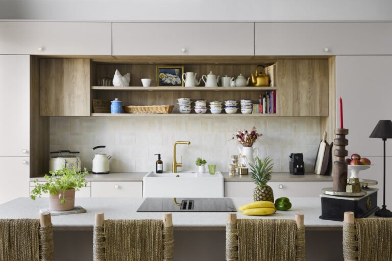 Cuisine équipée de la Villa 2 L'Ile by Les Villas Majolie dans le Finistère en Bretagne