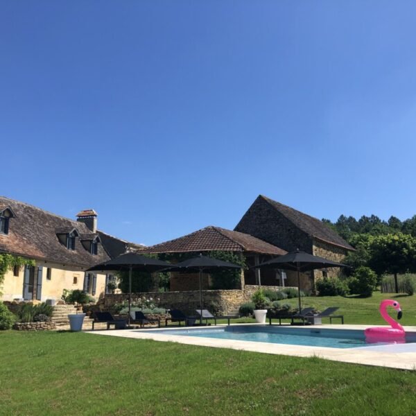 Piscine chauffée, Le Mas en Dordogne en Nouvelle Aquitaine dans le Sud de la France