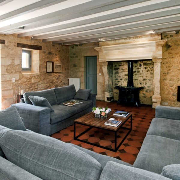 Grand salon dans Le Mas en Dordogne en Nouvelle Aquitaine dans le Sud de la France