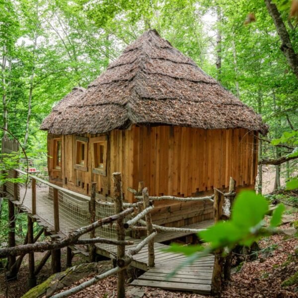 Les Cabanes Enchantées, hébergements insolites dans les Hautes Alpes dans le Parc naturel des Ecrins