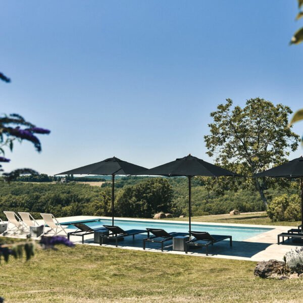 Piscine chauffée, Le Mas en Dordogne en Nouvelle Aquitaine dans le Sud de la France