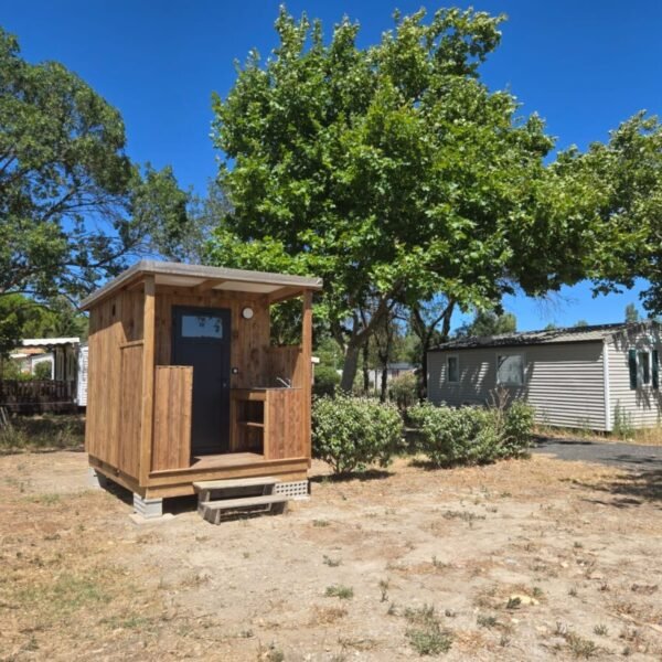 Espaces sanitaires du camping Seasonova Ensoya à Sigean - Aude - Occitanie