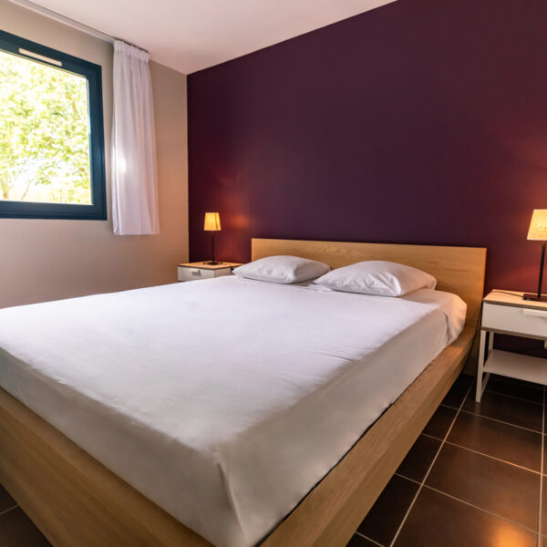 chambre d'un hébergements du Village Beauséjour - vacances avec son chien en Bretagne