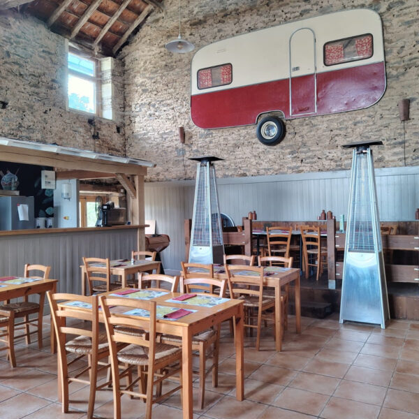 Restaurant du Camping Le Lieu à Saint-Jory-de-Chalais en Dordogne