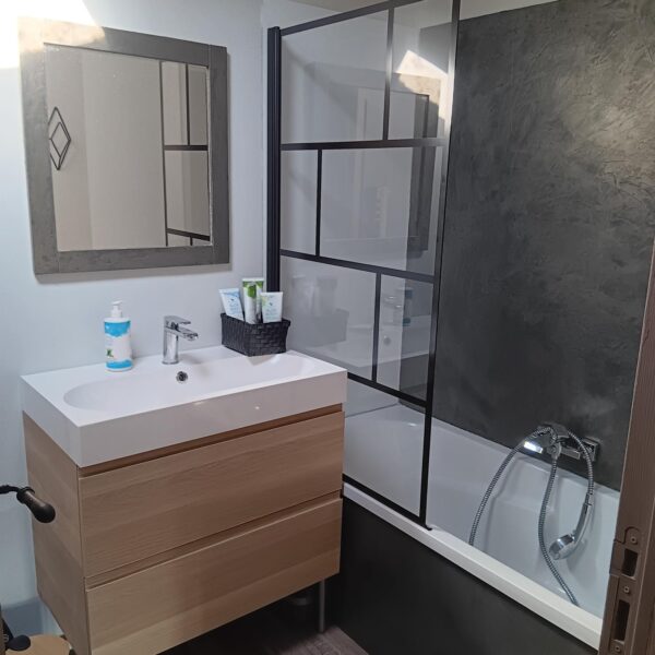 Salle de bain du Gite La Tanière de l'Alchimiste à Sécheras en Ardèche