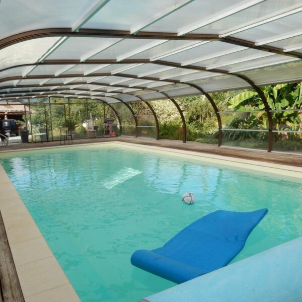 Piscine du Gite Le Moulin des Myrtilles à Le-Grand-Bourg dans la Creuse