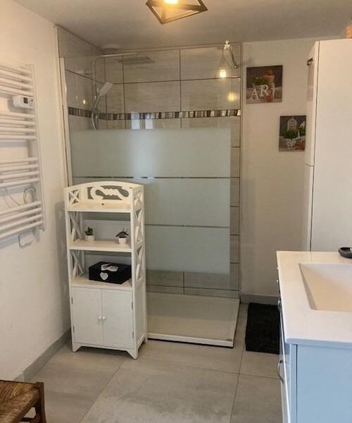 Salle de bain du Gîte le Nuage de la Plaine à Carnoy-Mametz dans la Somme