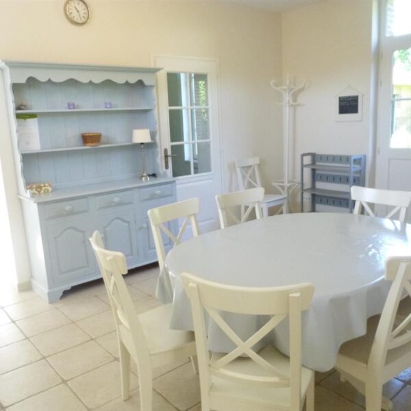 Salle à manger du Gîte la loge à Drucat dans la Somme