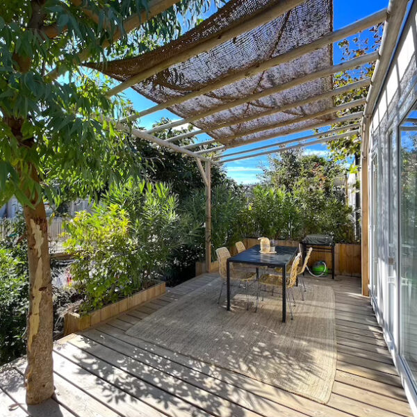 Terrasse de Mobile Home du Camping la Clape Village à Agde dans l'Hérault