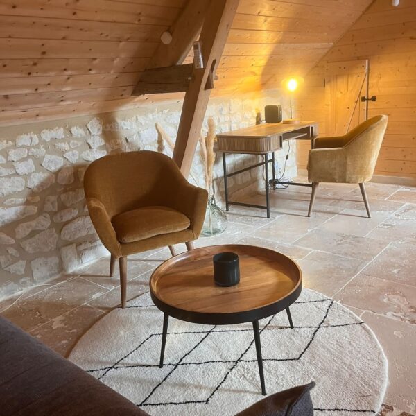 Salon du Gîte Le Clos de la Rodaie à Saint-Nicolas-de-Bourgeuil en Indre-et-Loire