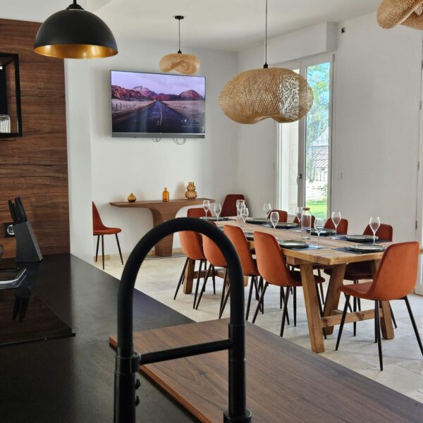 Salle à manger du Gîte Le Petit Versailles à Tours en Indre-et-Loire