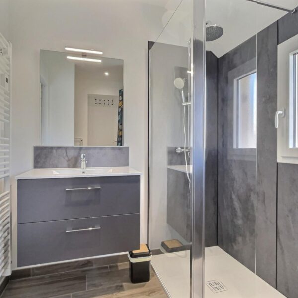 Salle de bain du Gîte Al'Coyette à Val-Couesnon en Ille-et-Vilaine