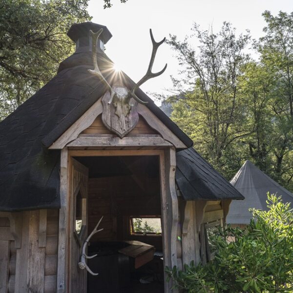 Lodges de l'Hôtel Prehistoric Lodge à Vallon-Pont-d'Arc en Ardèche