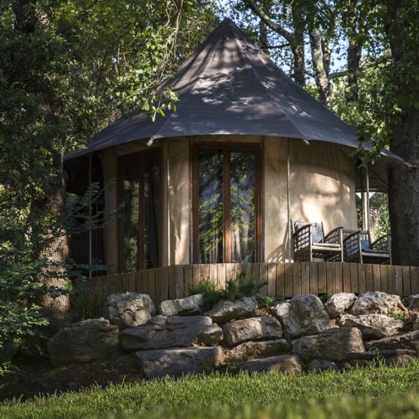 Lodges de l'Hôtel Prehistoric Lodge à Vallon-Pont-d'Arc en Ardèche
